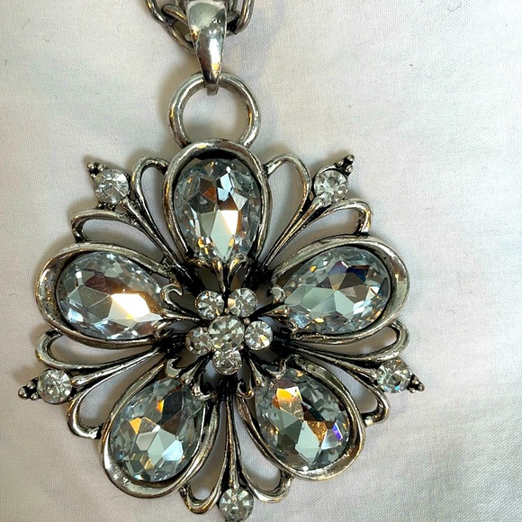 Jewelry - Necklace 15-16 inches